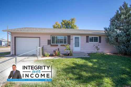 467 Buena Vista St, Evansville, WY, 82636-8551 | Card Image