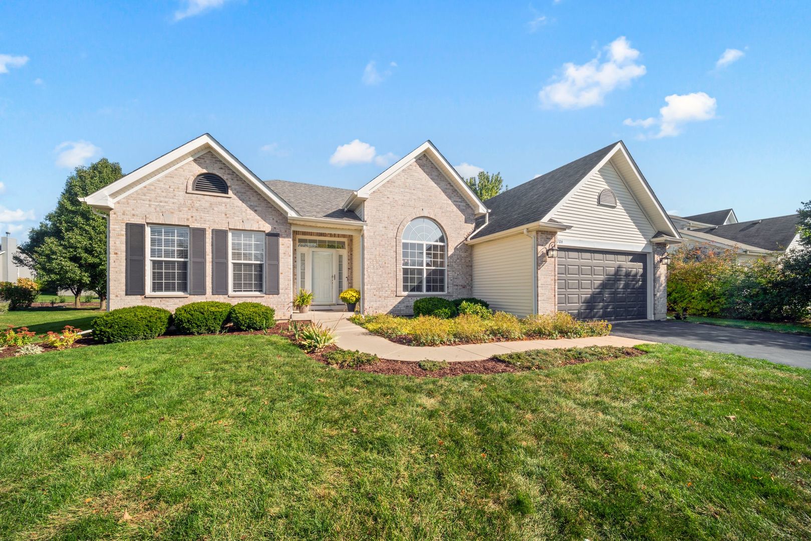 1706 Reagan Boulevard, For Sale in MCHENRY Zoocasa