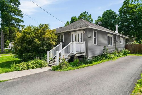 17 Lincoln St, Ellenville, NY, 12428-1105 | Card Image