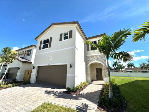 2657 Se 24th Ct, Homestead, FL, 33035-2081 | Card Image