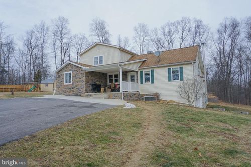 2003 Peach Ridge Rd, ELLIOTTSBURG, PA, 17024-9104 | Card Image