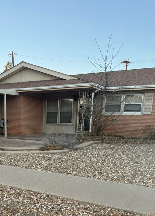 1600 W Lynn St, Slaton, TX, 79364-3626 | Card Image