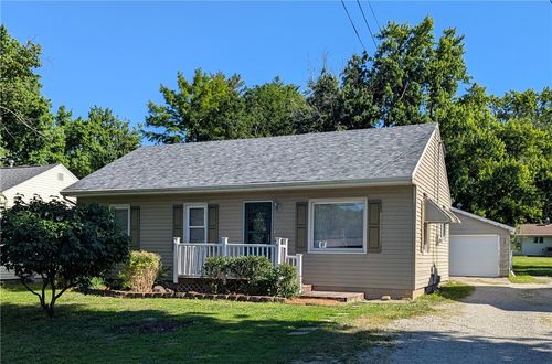 2018 Harrison Ave, Charleston, IL, 61920-2316 | Card Image