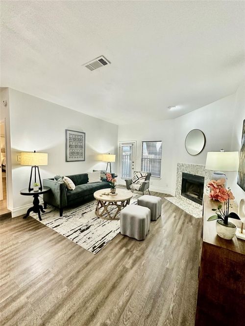 405-7340 Skillman St, Dallas, TX, 75231-4966 | Card Image