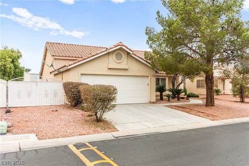 4785 Canna Dr, Las Vegas, NV, 89122-7555 | Card Image