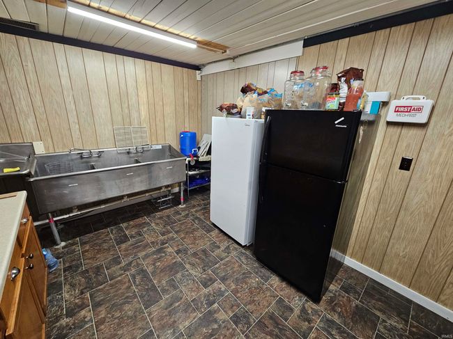 124 Main St, Home with 0 bedrooms, 5 bathrooms and null parking in Vincennes IN | Image 24