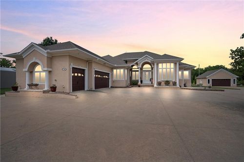 1702 Cedar Ridge Rd, Parsons, KS, 67357-8462 | Card Image