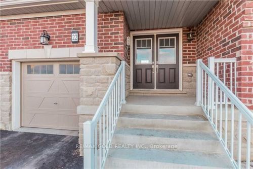 22 Clinton Street, Brampton, ON, L7A4K8 | Card Image