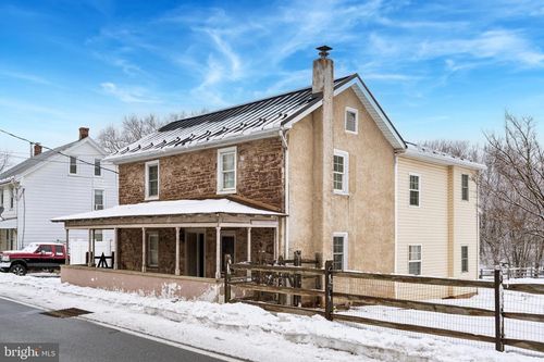 1687 E Main St, DOUGLASSVILLE, PA, 19518-9122 | Card Image