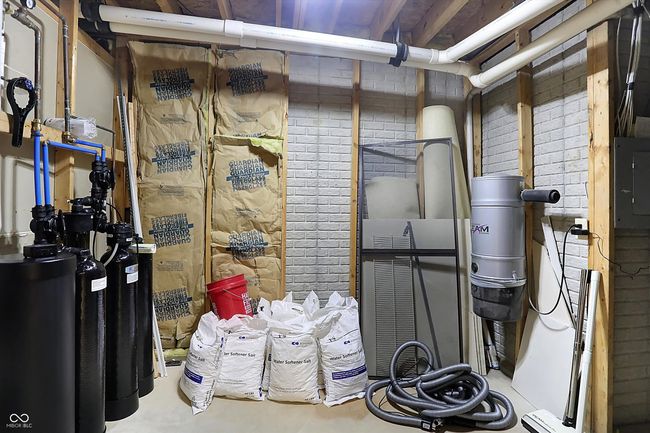Basement utility Rm - note central vac | Image 64
