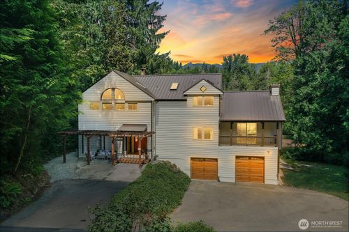 45908 Se Edgewick Rd, North Bend, WA, 98045-8664 | Card Image