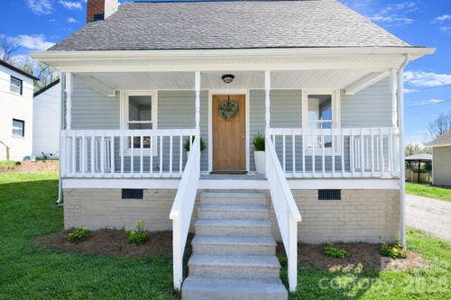 269 Misenheimer Dr Nw, Concord, NC, 28025-4668 | Card Image