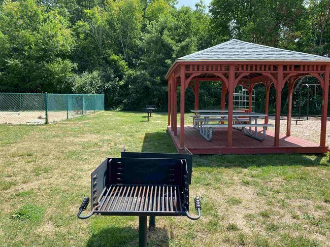 APT-201 - 96 Powers St, Condo with 2 bedrooms, 1 bathrooms and null parking in Milford NH | Image 40