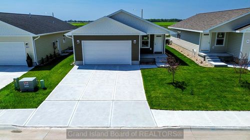 4315 Dawn St, Grand Island, NE, 68803-1127 | Card Image