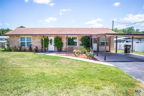 510 E 7th St, Yorktown, TX, 78164-2060 | Card Image