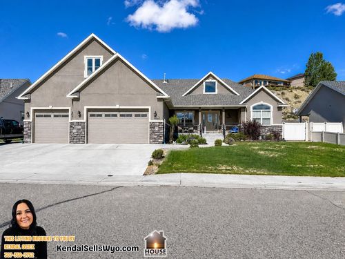 2325 Alexandra Cir, Green River, WY, 82935-7102 | Card Image