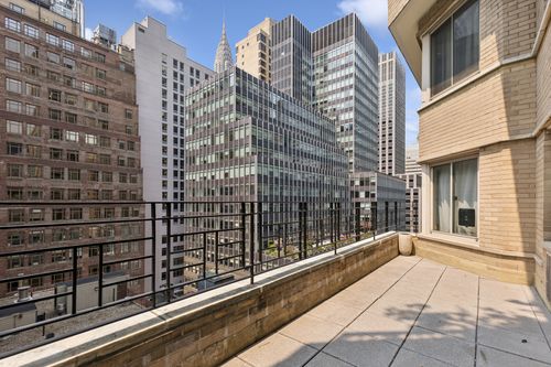 11e-225 E 46th St, New York, NY, 10017-2928 | Card Image