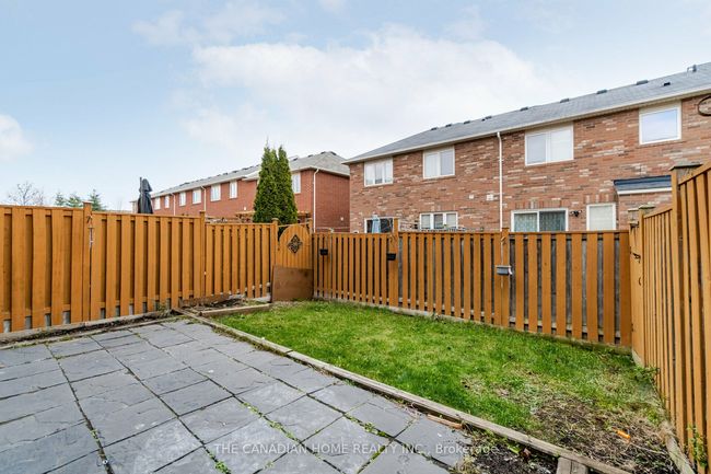 920 Mctrach Cres, House attached with 3 bedrooms, 3 bathrooms and 1 parking in Milton ON | Image 40