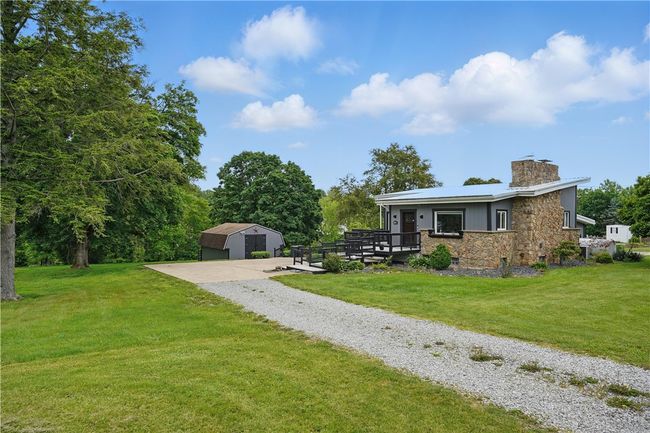 1182 W Laurel Cir, House other with 3 bedrooms, 2 bathrooms and null parking in Mt. Pleasant Twp - Wml PA | Image 5