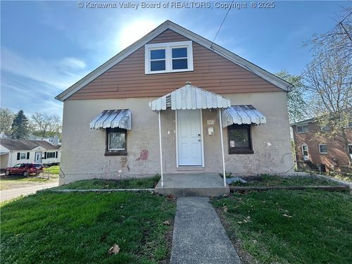 233 Henson Ave, South Charleston, WV, 25303-1621 | Card Image