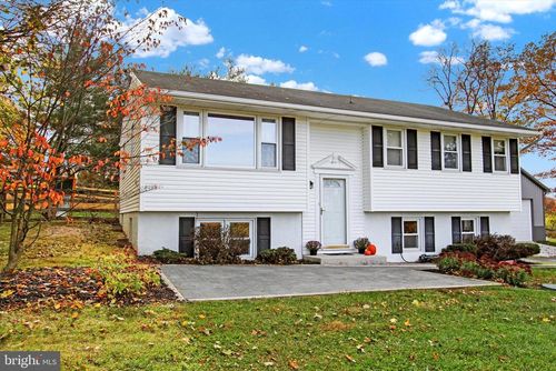 2385 Sunset Circle, GLENVILLE, PA, 17329 | Card Image