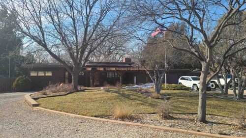 3 Crestview Rd, Wellington, KS, 67152-4718 | Card Image