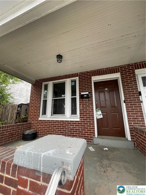 932 N 6th St, Allentown, PA, 18102-1771 | Card Image