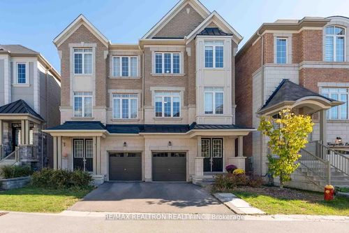 17 Kingsville Lane, Richmond Hill, ON, L4C7V6 | Card Image
