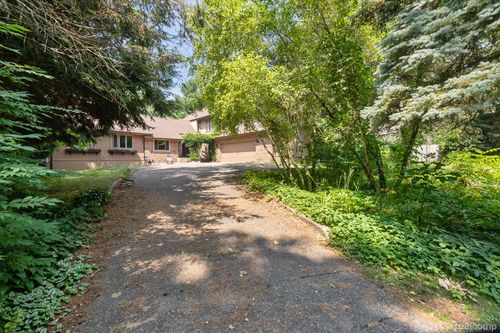 12156 Forest Meadow Dr, Perry, MI, 48872-9150 | Card Image