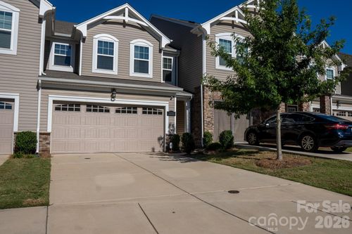 9238 Northfield Crossing Dr, Charlotte, NC, 28269-3889 | Card Image