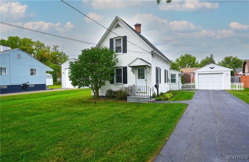 135 Helen Ave, Buffalo, NY, 14219-1646 | Card Image