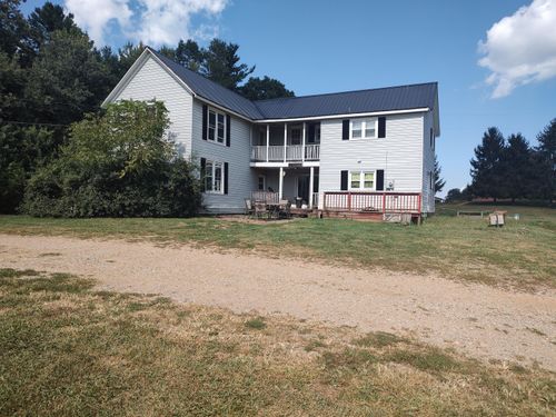 152 Abrahams Pl Ne, Floyd, VA, 24091-2193 | Card Image