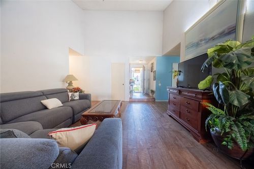 2433 Medina Ave, Simi Valley, CA, 93063-2651 | Card Image