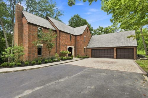 8671 Dunsinane Dr, Dublin, OH, 43017-8757 | Card Image