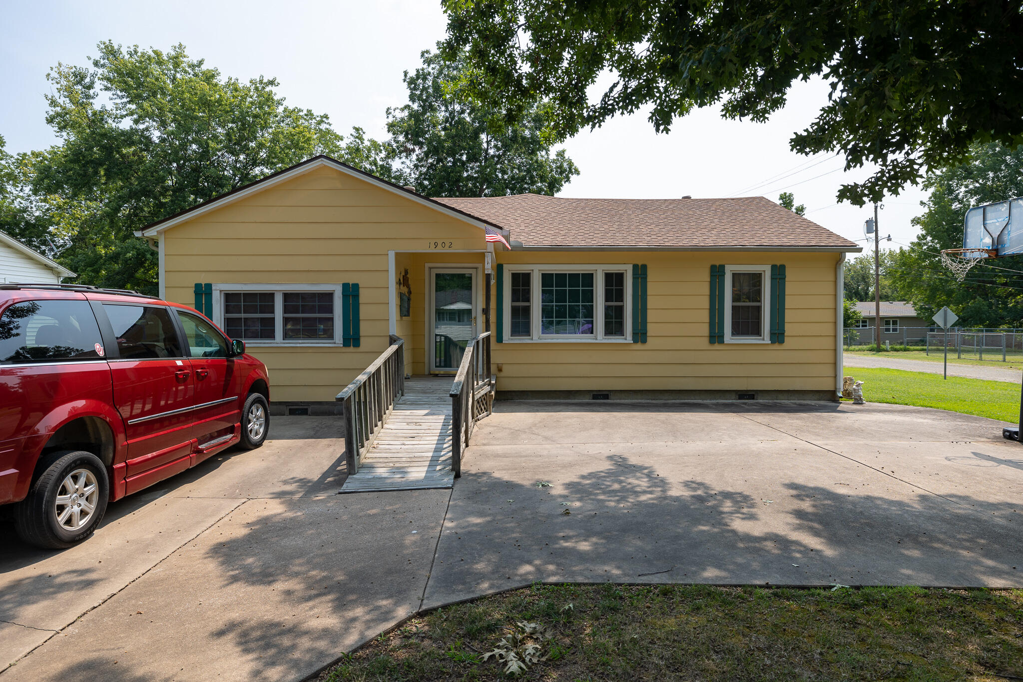 G St, Miami, OK 74354