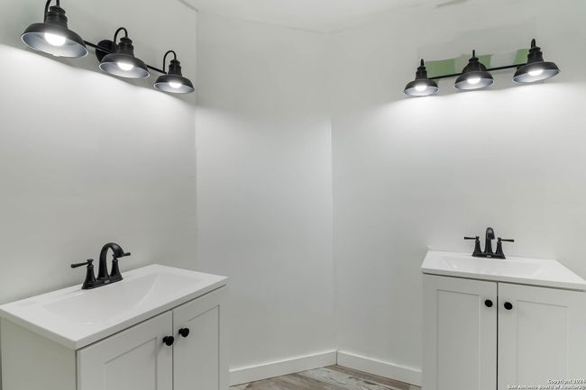 202 Cedar Hill Rd, House other with 3 bedrooms, 2 bathrooms and null parking in Pipe Creek TX | Image 14