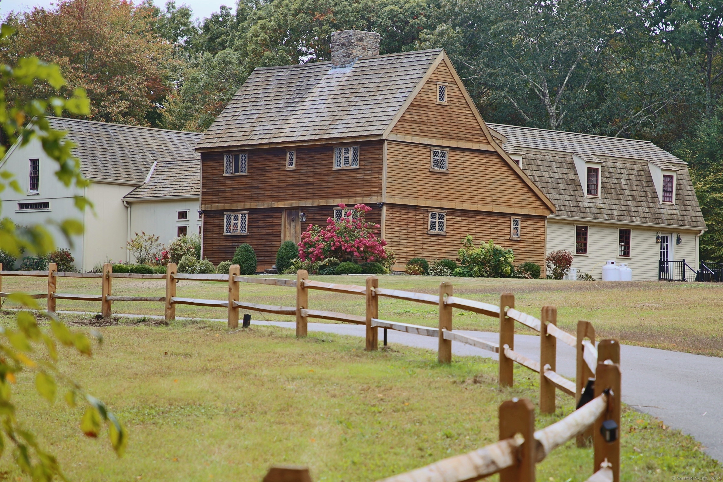 Hidden Lake Rd, Higganum, CT 06441