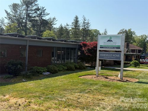 573 Merrimon Ave, Asheville, NC, 28804-3490 | Card Image