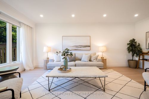 85 La Peer Blvd, Scarborough, ON, M1W2H4 | Card Image