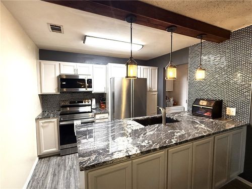 2210 Timberwood Ln, Russellville, AR, 72802-6975 | Card Image
