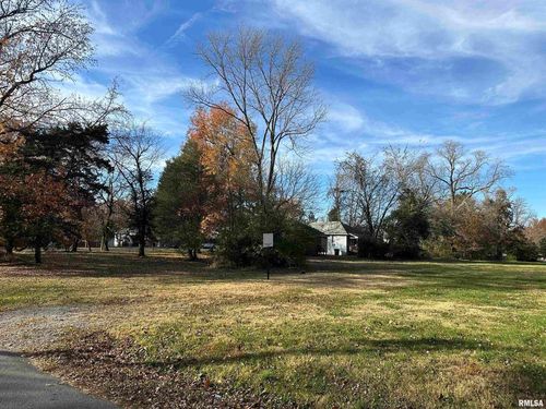 900 W Cherry St, Carbondale, IL, 62901-2517 | Card Image