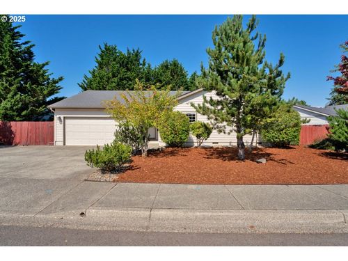 3925 Munsel Creek Dr, Florence, OR, 97439-8875 | Card Image