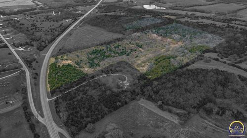 5781 Cecil Dr, Ozawkie, KS, 66070-6031 | Card Image