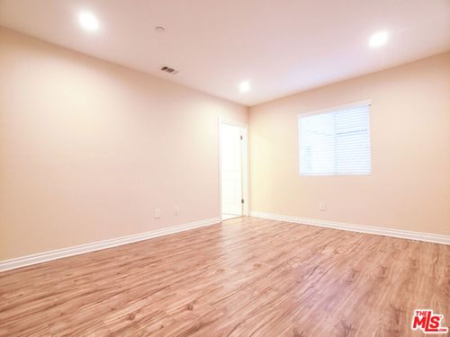 12-1142 S Mariposa Ave, LOS ANGELES, CA, 90006-3208 | Card Image