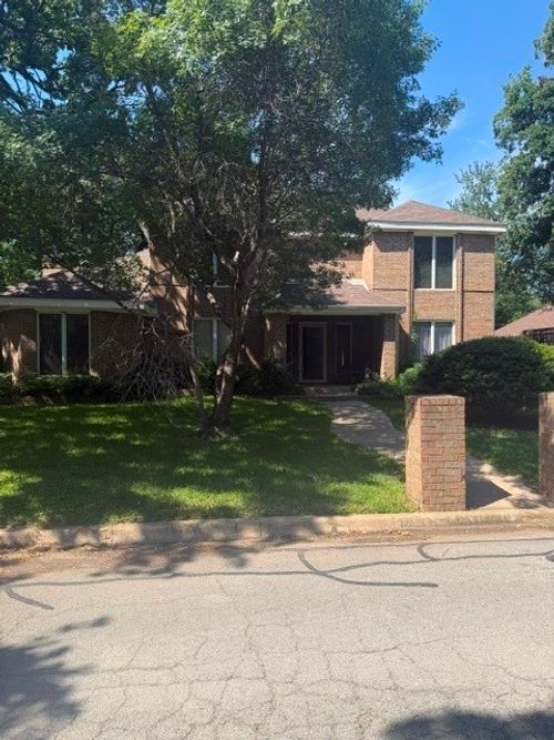 2006 Mill Run Dr, Arlington, TX, 76006-5742 | Card Image