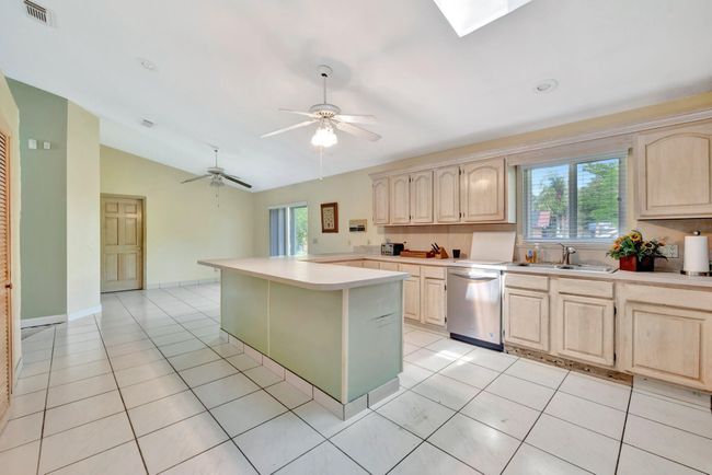 2654 Sw Cadet Cir, House other with 4 bedrooms, 4 bathrooms and null parking in Port St. Lucie FL | Image 8