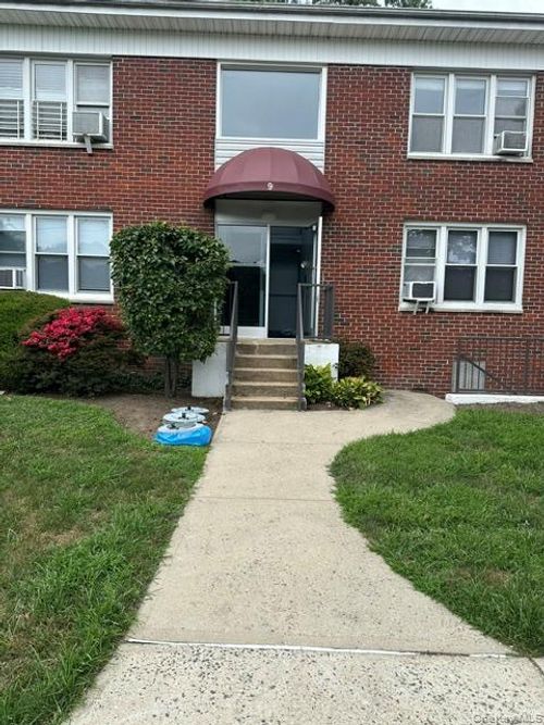 2b-9 Stokes Rd, Yonkers, NY, 10710-5933 | Card Image