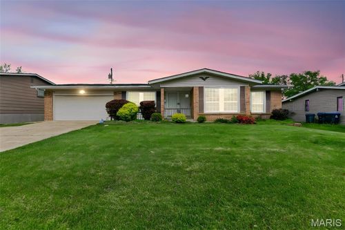 1285 Flamingo Dr, Florissant, MO, 63031-3334 | Card Image