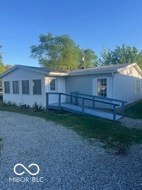 384 Honey Locust Pl, North Vernon, IN, 47265-9059 | Card Image