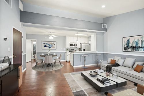 unit-209-5500 Lindley Ave, Encino, CA, 91316-1942 | Card Image